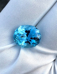 حجر كريم من التوباز الأزرق المقطوع بشكل فاخر - 13.6 قيراط