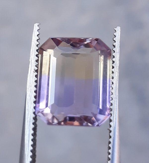 4.3ct Ametrine - Trystine - Bolivianite - 10x9mm 4.3ct Ametrine - Trystine - Bolivianite - 10x9mm