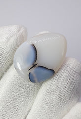 نمط فراشة نادر داخل حجر كريم من العقيق الشجري الطبيعي - أحجار كريمة مجمعة - 31.1 قيراط