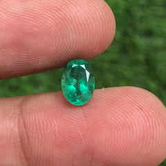 زمرد 0.95 قيراط للبيع - بود راتنا - زامورد - حجر باتشو، حجر ماركات ماني - 8x6x3.5 ملم