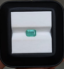 زمرد 1.25 قيراط للبيع - بود راتنا - زامورد - حجر باتشو، حجر ماركات ماني - 8.5x5.8x3 ملم