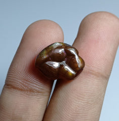 عقيق ناري أرجواني منحوت 10.5 قيراط - الأبعاد 17 × 13 × 5 ملم