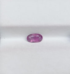 0.60 قيراط ياقوت للبيع - حجر كريم ياقوت كشميري مع شوائب طبيعية - الأبعاد 7.1 × 4 × 2.5 ملم