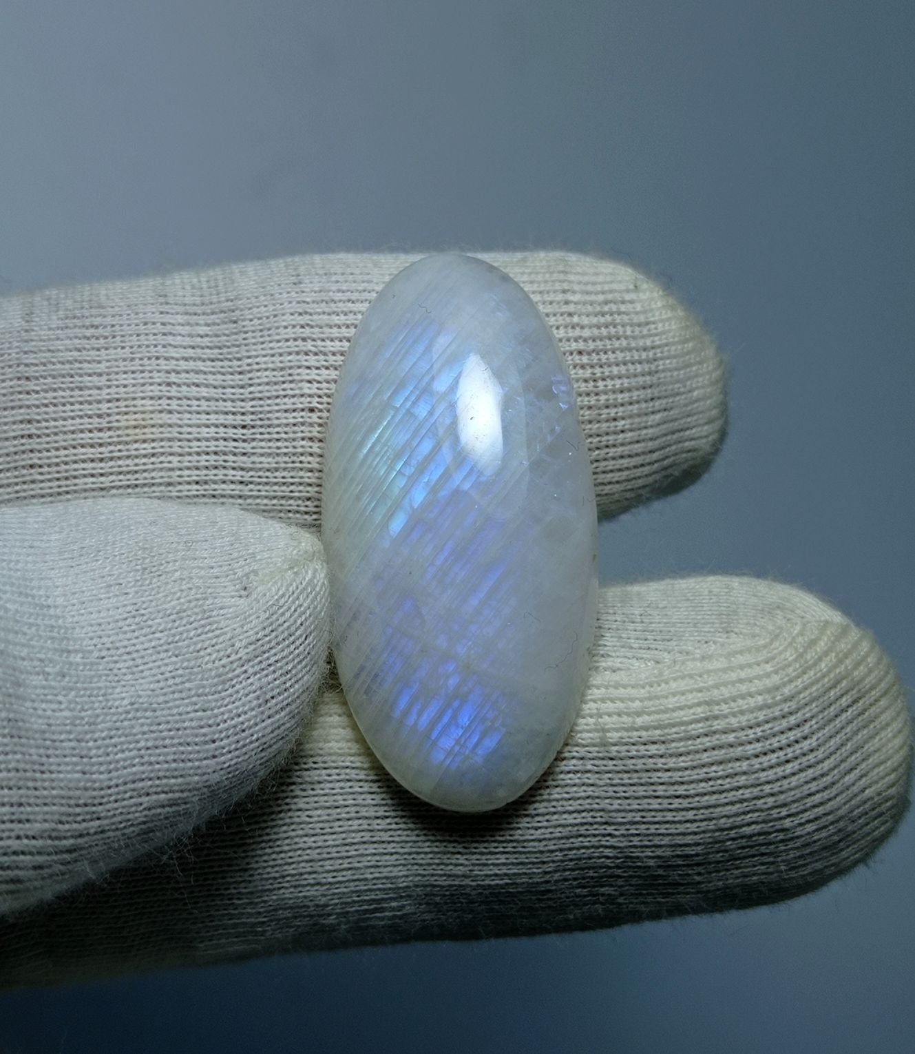 حجر القمر 23.6 قيراط للبيع - Adularia MoonStone - حجر القمر قوس قزح - حجر بخت شهر يونيو -31x15x6mm حجر القمر 23.6 قيراط للبيع - Adularia MoonStone - حجر القمر قوس قزح - حجر بخت شهر يونيو -31x15x6mm