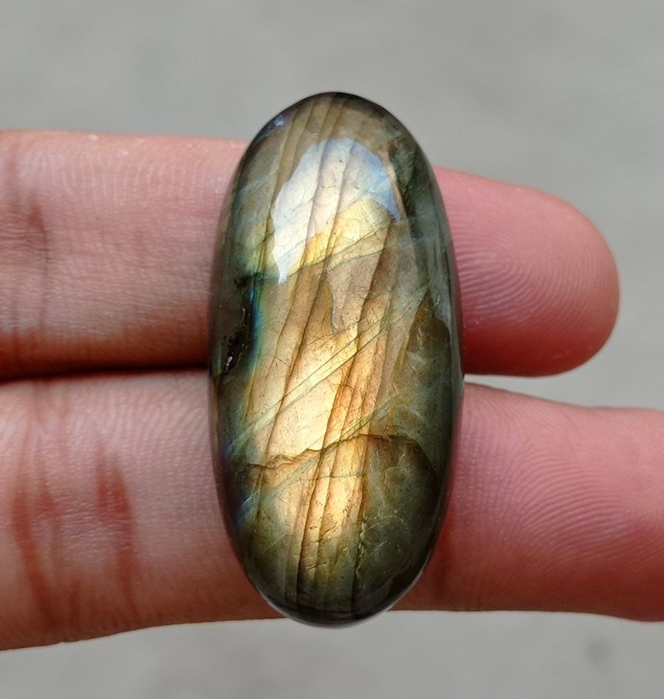 75.4ct Labradorite Cabochon - Spectrolite- Black Moon Stone - 42x20mm 75.4ct Labradorite Cabochon - Spectrolite- Black Moon Stone - 42x20mm