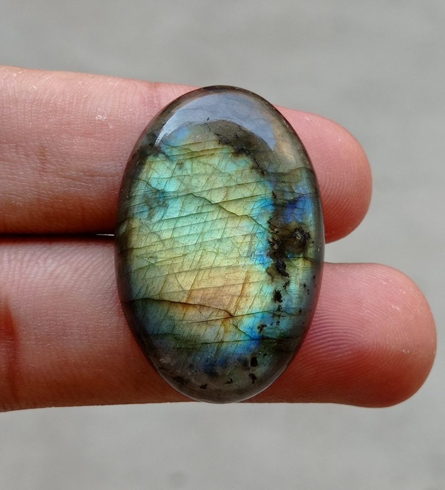 50ct Labradorite Cabochon - Spectrolite- Black Moon Stone - 36x24mm 50ct Labradorite Cabochon - Spectrolite- Black Moon Stone - 36x24mm