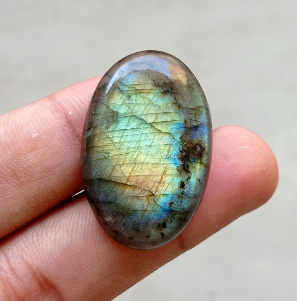 50ct Labradorite Cabochon - Spectrolite- Black Moon Stone - 36x24mm 50ct Labradorite Cabochon - Spectrolite- Black Moon Stone - 36x24mm