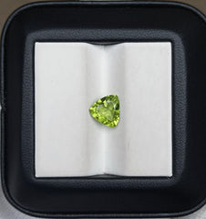 1.75 قيراط من حجر الزبرجد الكريم - أوليفين - جوهرة الكريسوليت - حجر بخت شهر أغسطس - 8x8x4 ملم