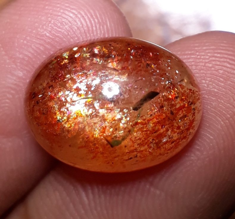14.7ct Natural SunStone Cabochon - Heliolite - Aventurescent Feldspar - August Birthstone - 17 x 13 mm 14.7ct Natural SunStone Cabochon - Heliolite - Aventurescent Feldspar - August Birthstone - 17 x 13 mm
