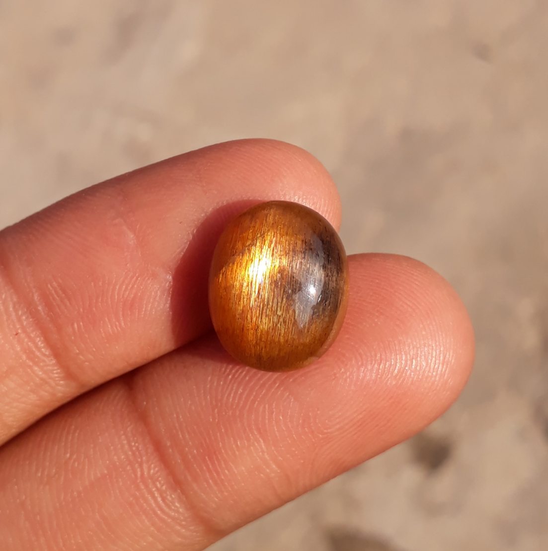 8.8ct Natural SunStone Cabochon - Heliolite - Aventurescent Feldspar - August Birthstone - 14 x11.5mm 8.8ct Natural SunStone Cabochon - Heliolite - Aventurescent Feldspar - August Birthstone - 14 x11.5mm