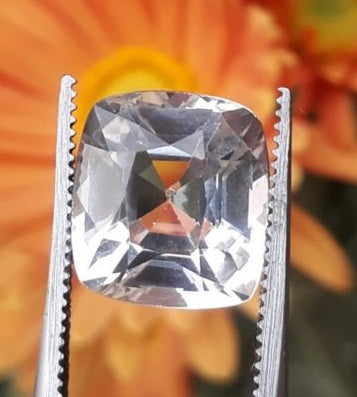 5.7ct Topaz - Whie Topaz Faceted Gemstone - Novemeber Birthstone - White Pukhraj - 10.5x10mm 5.7ct Topaz - Whie Topaz Faceted Gemstone - Novemeber Birthstone - White Pukhraj - 10.5x10mm