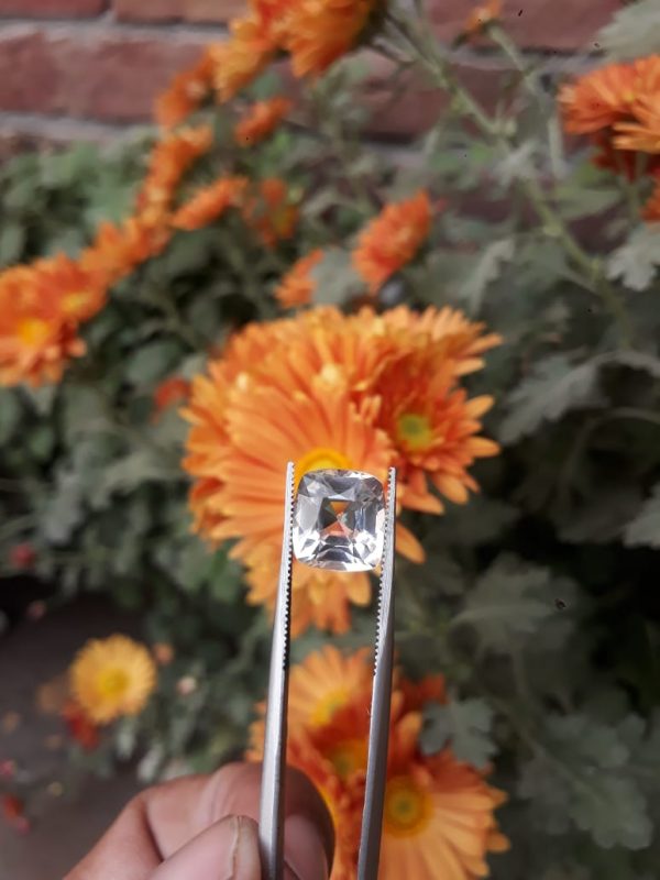 5.7ct Topaz - Whie Topaz Faceted Gemstone - Novemeber Birthstone - White Pukhraj - 10.5x10mm 5.7ct Topaz - Whie Topaz Faceted Gemstone - Novemeber Birthstone - White Pukhraj - 10.5x10mm