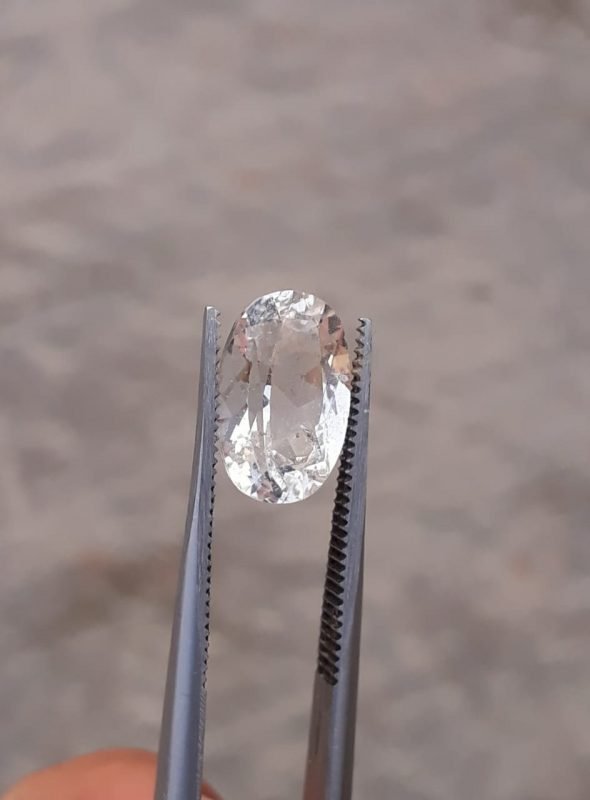 4.7ct Topaz - Whie Topaz Faceted Gemstone - Novemeber Birthstone - White Pukhraj - 13x9mm 4.7ct Topaz - Whie Topaz Faceted Gemstone - Novemeber Birthstone - White Pukhraj - 13x9mm