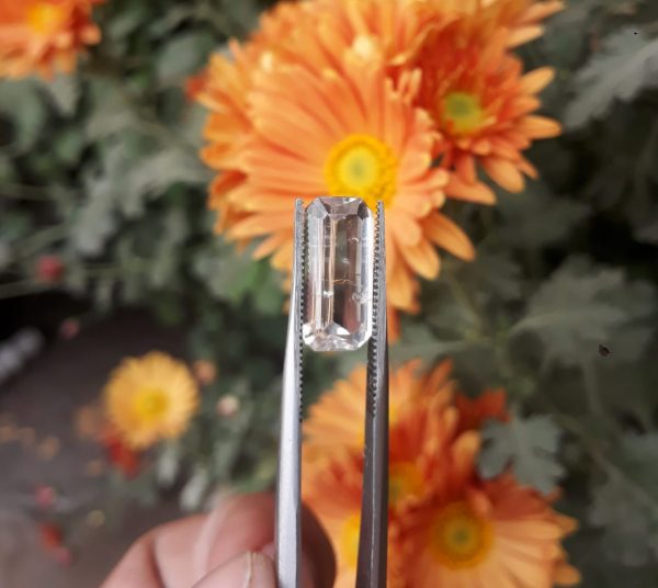 5.8ct Topaz - Whie Topaz Faceted Gemstone - Novemeber Birthstone - White Pukhraj - 15x7.2mm 5.8ct Topaz - Whie Topaz Faceted Gemstone - Novemeber Birthstone - White Pukhraj - 15x7.2mm