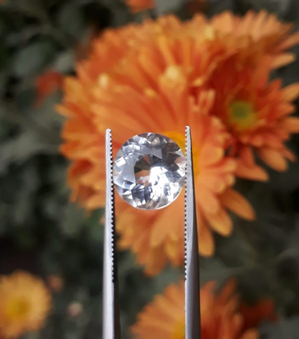 5.4ct Topaz - Whie Topaz Faceted Gemstone - Novemeber Birthstone - White Pukhraj - 11x10.3mm 5.4ct Topaz - Whie Topaz Faceted Gemstone - Novemeber Birthstone - White Pukhraj - 11x10.3mm