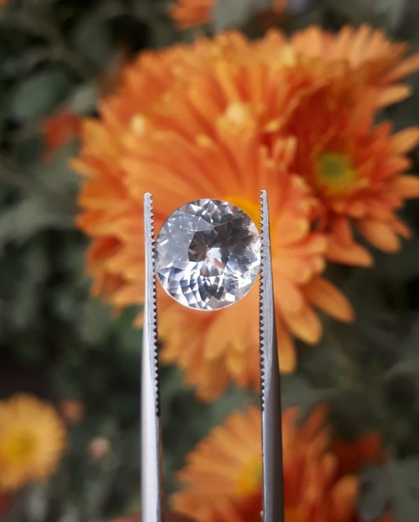 5.4ct Topaz - Whie Topaz Faceted Gemstone - Novemeber Birthstone - White Pukhraj - 11x10.3mm 5.4ct Topaz - Whie Topaz Faceted Gemstone - Novemeber Birthstone - White Pukhraj - 11x10.3mm