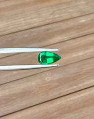 0.88 قيراط - زمرد طبيعي - بود راتنا - زامورد - حجر باتشو، حجر ماركات ماني - 9.5x5.2 ملم