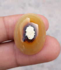 37.1ct Natural Eye Agate For Sale - Aqeeq - Dimension 25x19x11mm