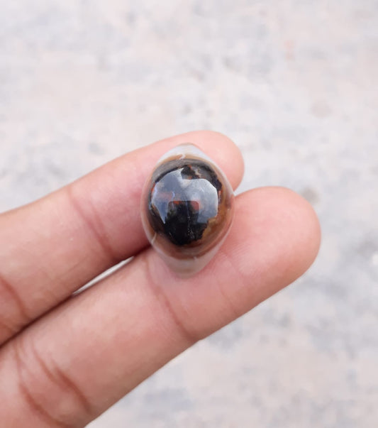 31ct Natural Eye Agate For Sale - Aqeeq - Dimension 22x15x15mm