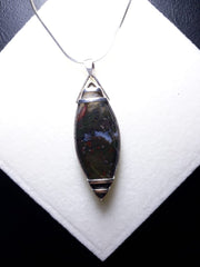 قلادة عقيق شجري إندونيسي أخضر (العقيق الطحلب) مع فضة إيطالية