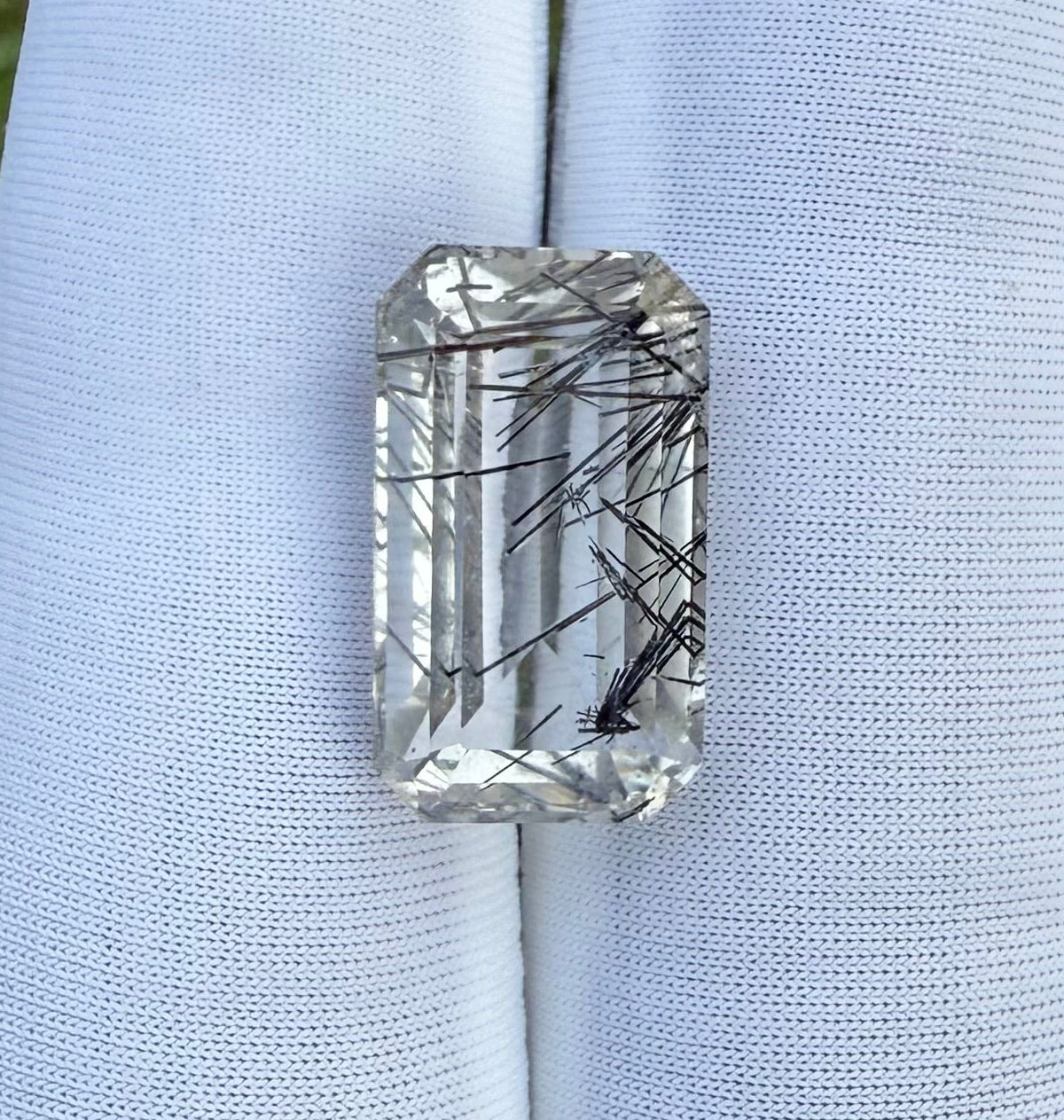 7.3 قيراط من الكوارتز التورماليني الأسود - كوارتز روتيل أسود