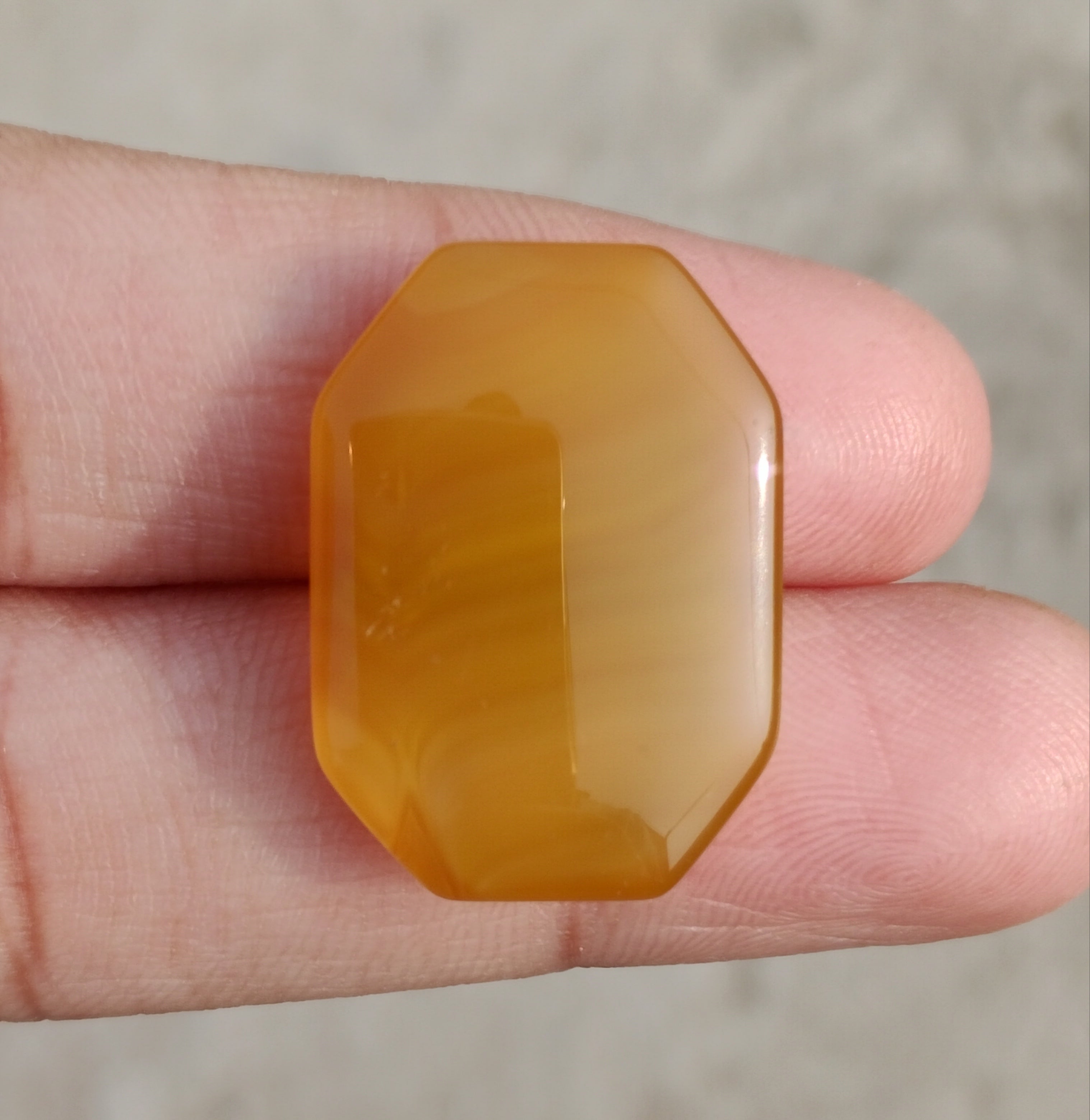 Natural Carnelian Gemstone- Yellow Aqeeq- 21.9ct     18x25mm