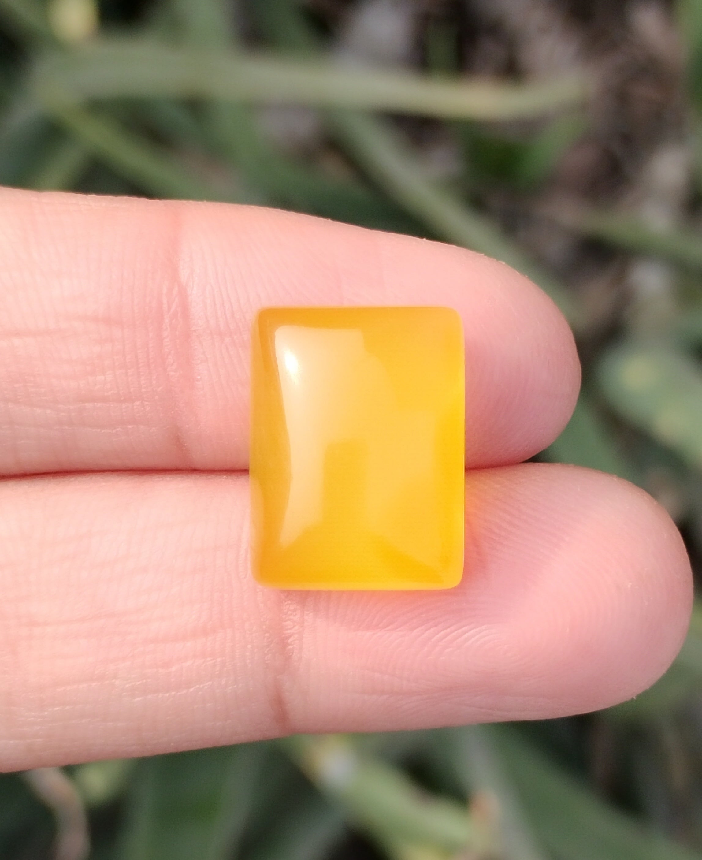 13.8ct Natural Carnelian Gemstone- Yellow Aqeeq- 13x18mm