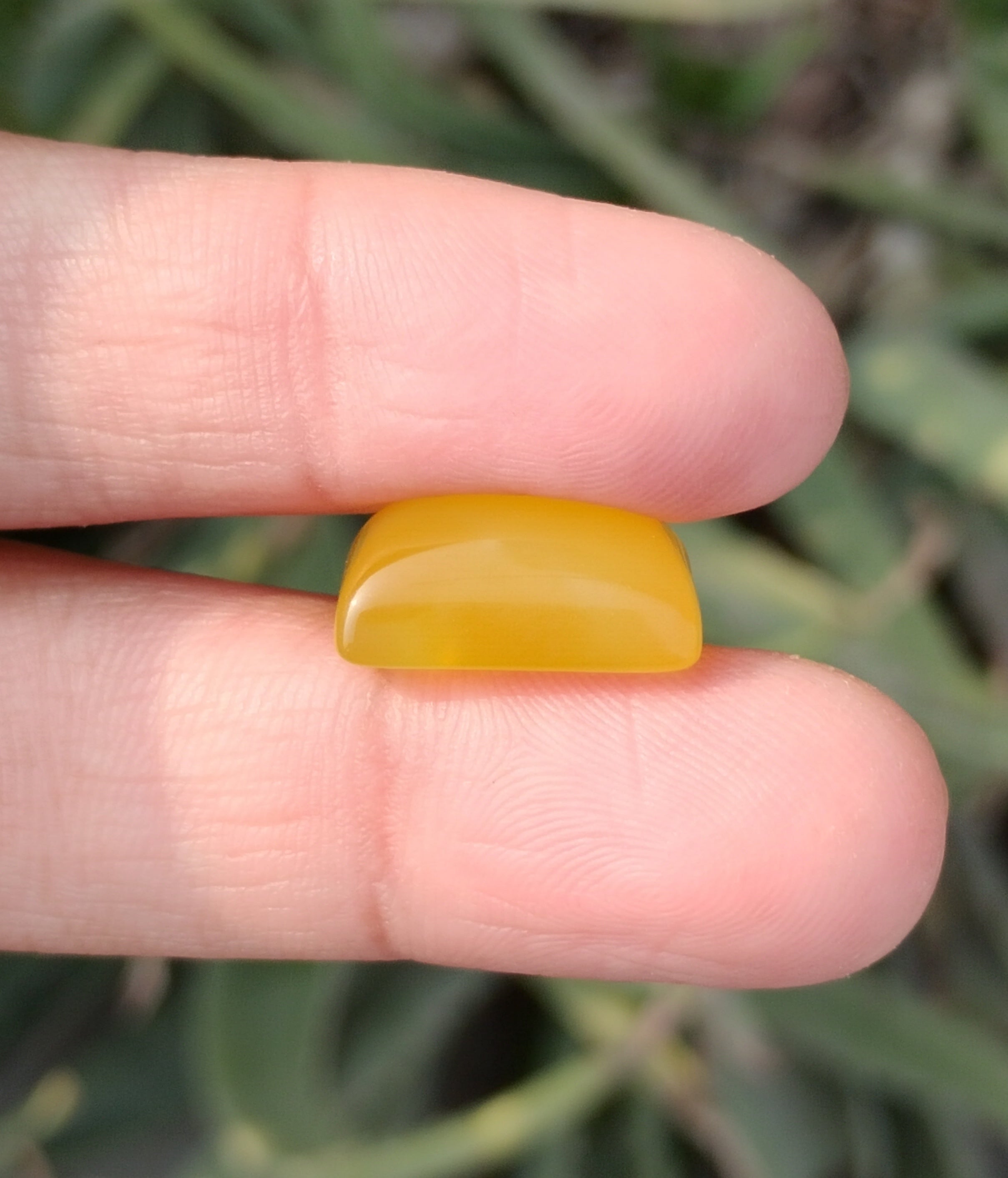 13.8ct Natural Carnelian Gemstone- Yellow Aqeeq- 13x18mm