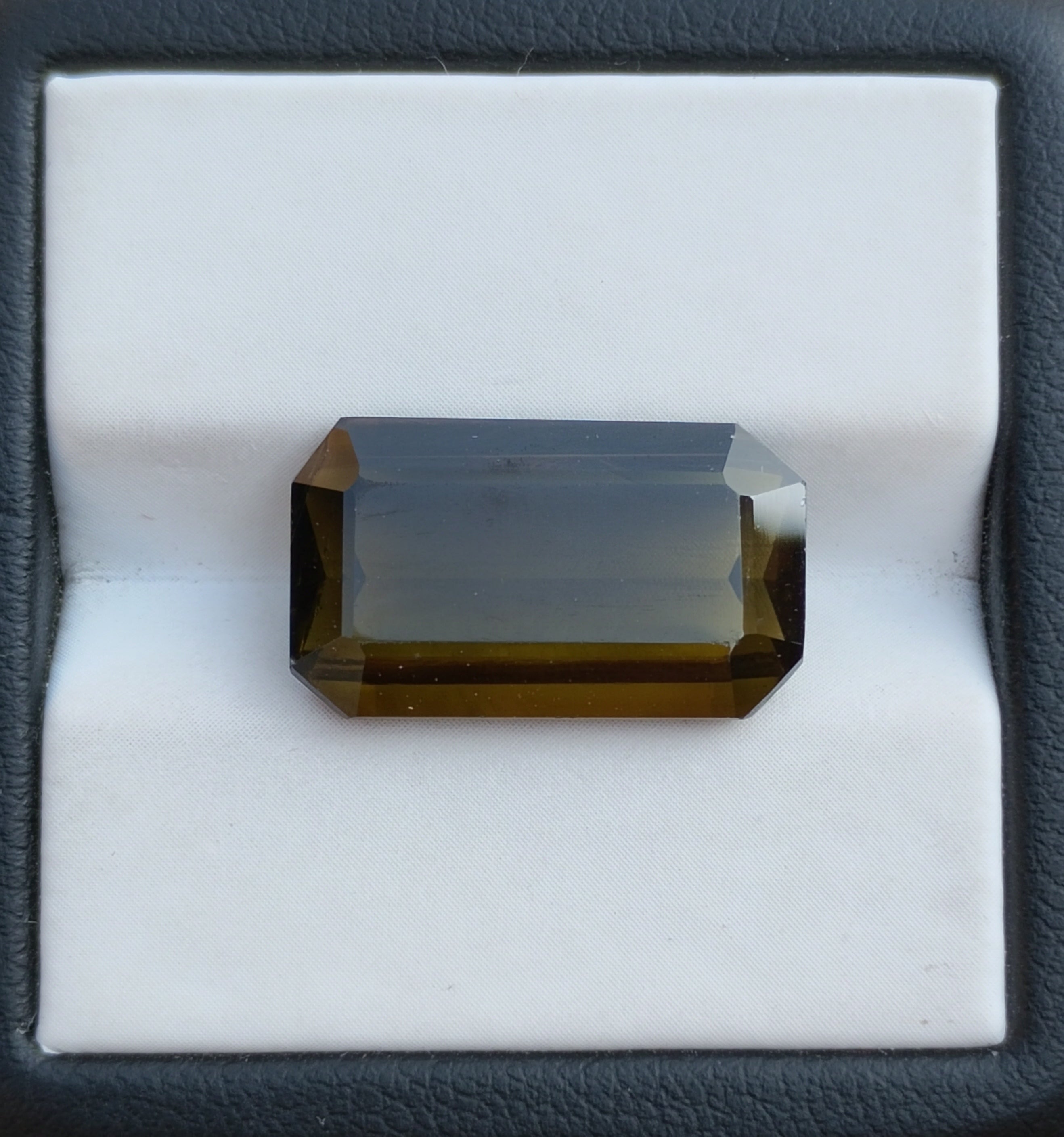 11.9ct Rare Epidote Gem- 11x18mm