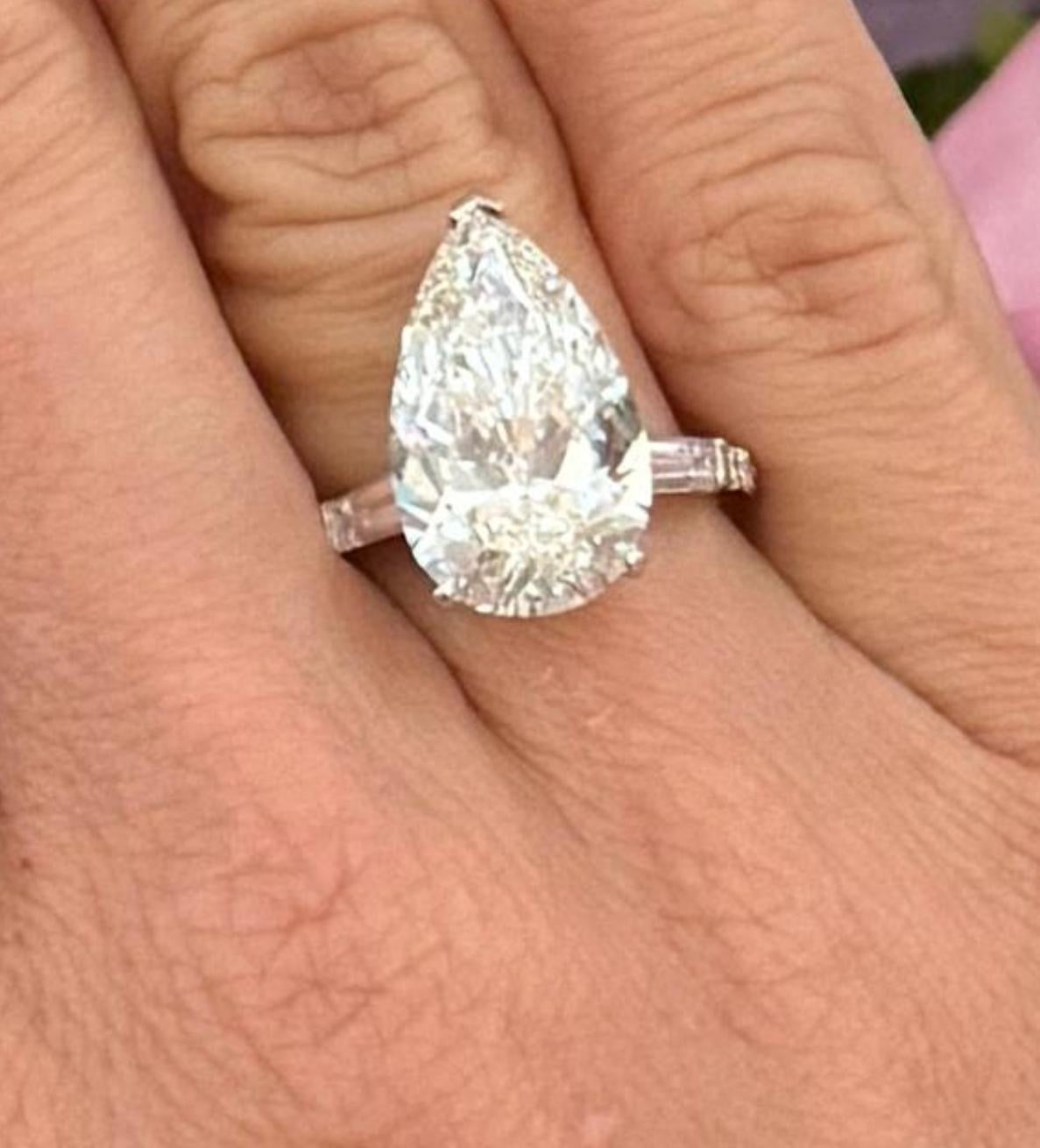 Pear LG Diamond RING