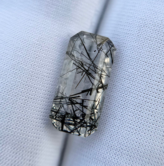 7.3 قيراط من الكوارتز التورماليني الأسود - كوارتز روتيل أسود