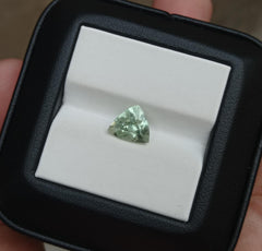 1.95 قيراط زبرجد طبيعي مع لون أخضر - حجر بخت شهر مارس - 9x8x6 ملم