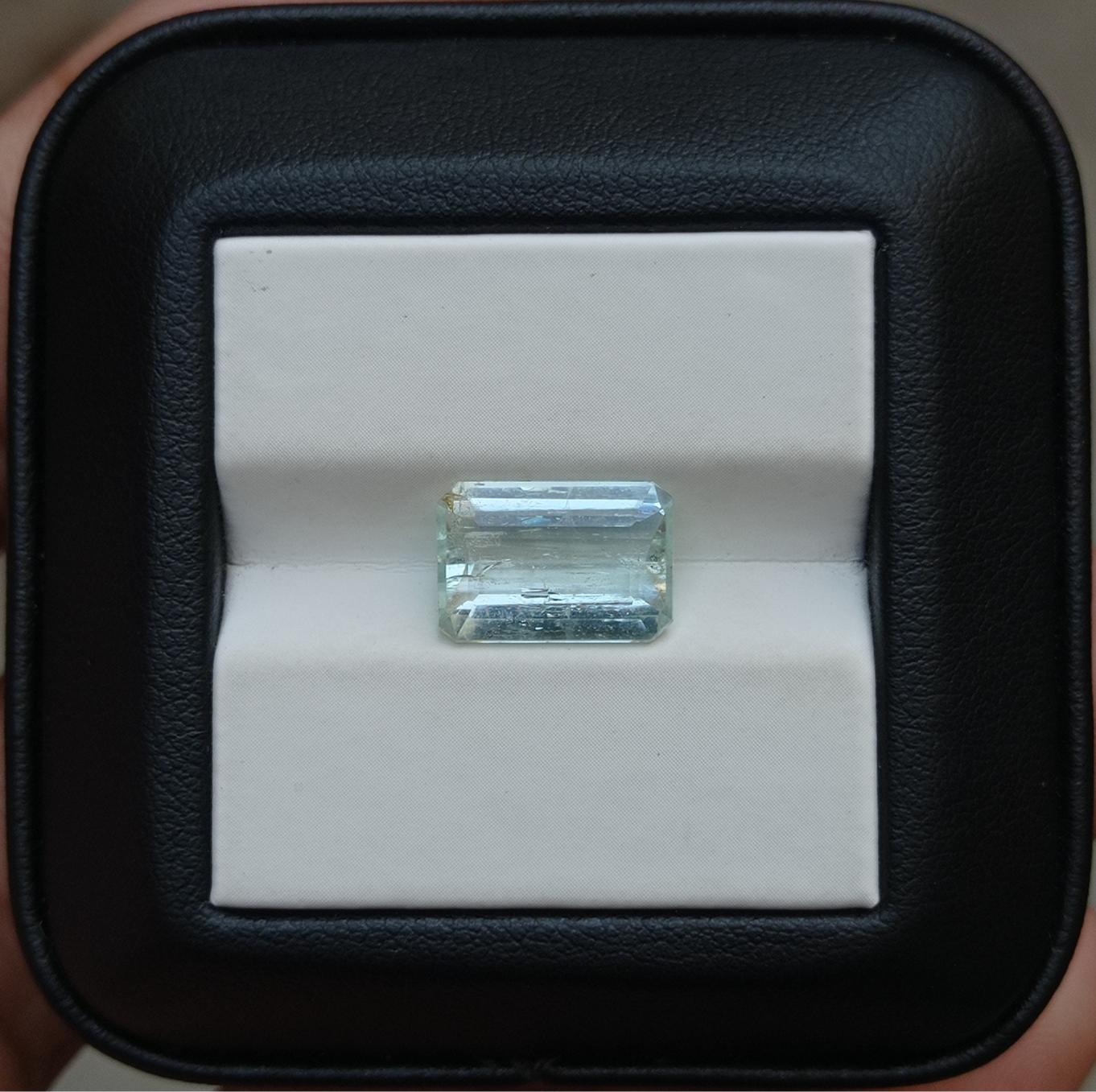 4ct Natrual Aquamarine Crystal - March Birthstone - 12.1x8.2x5mm