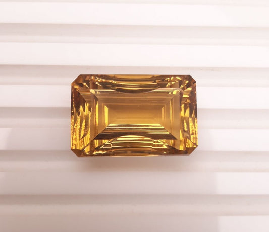 25 克拉天然透明最佳品质黄水晶出售 - 金色黄水晶 - 十一月诞生石 - 22x14x10.5 毫米