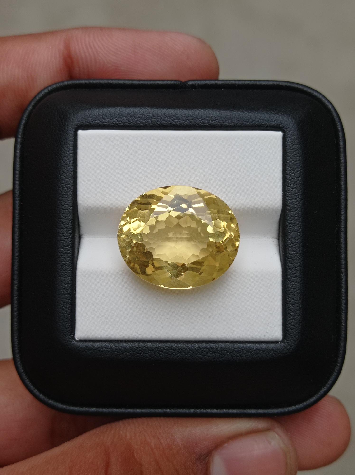 20.1ct Transparent Oval Faceted Citrine For Sale - November Birthstone - 19x16.5x11mm