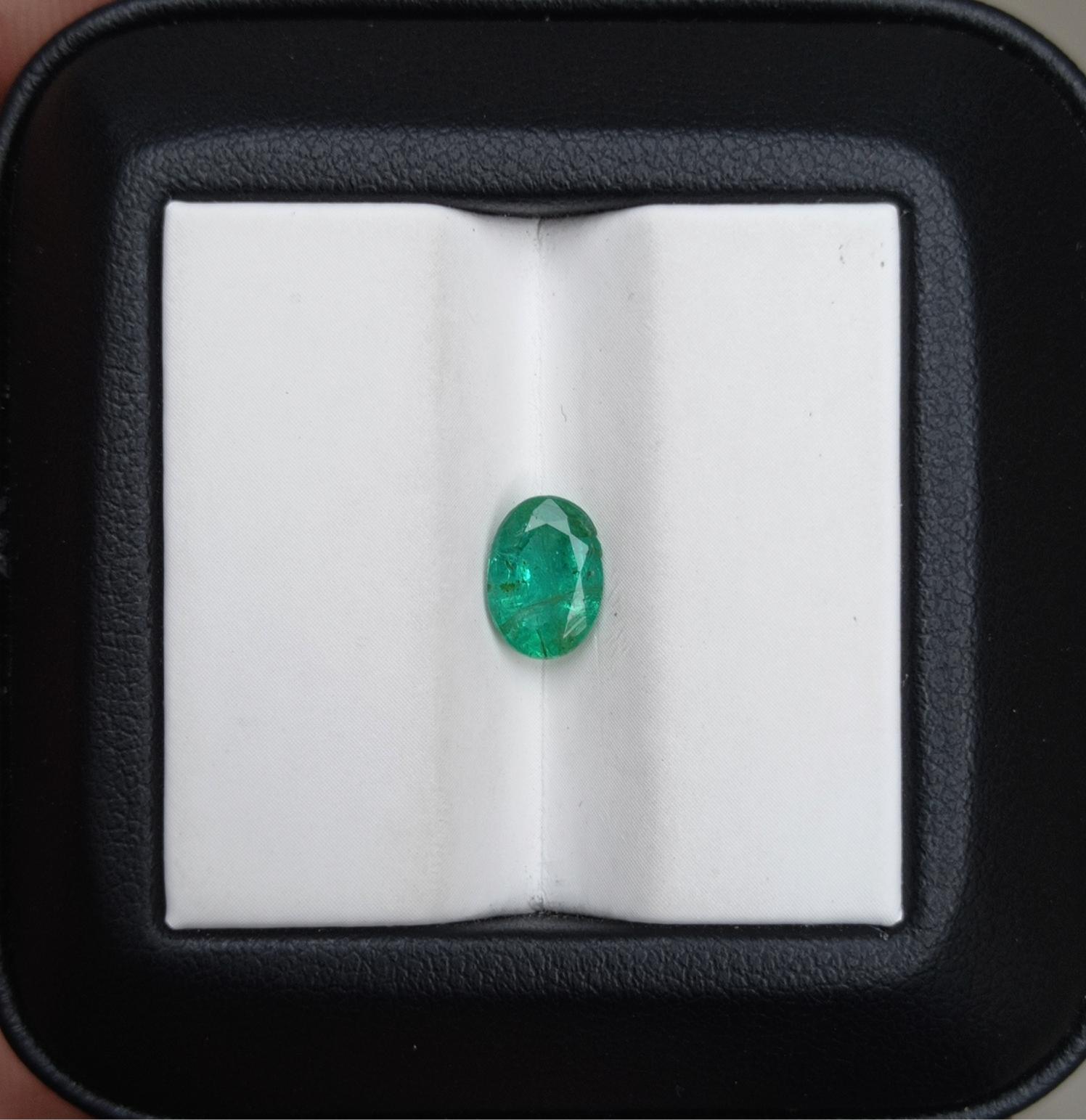 0.95ct Emerald for sale - Budh Ratna - Zamurd - Pachu Stone, Markat Mani Stone - 8x6x3.5mm
