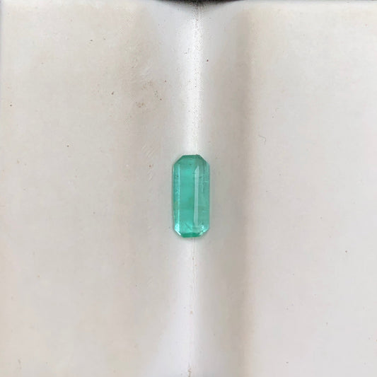 0.40Ct Emerald for sale - Budh Ratna - Zamurd - Pachu Stone, Markat Mani Stone - 8x4mm