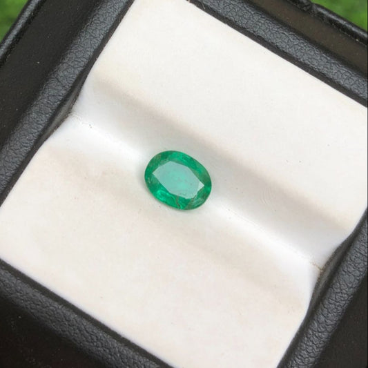 1.15Ct Emerald for sale - Budh Ratna - Zamurd - Pachu Stone, Markat Mani Stone - 9x7mm