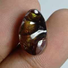 عقيق ناري فقاعي 10.4 قيراط - أجاتا دي فويغو هو حجر كريم أندر من الماس - الأبعاد 17 × 11 × 7 ملم