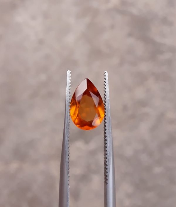 2.3 قيراط من عقيق الهيسونيت - جوهرة هيسونيت طبيعية الأوجه - 10x7 ملم