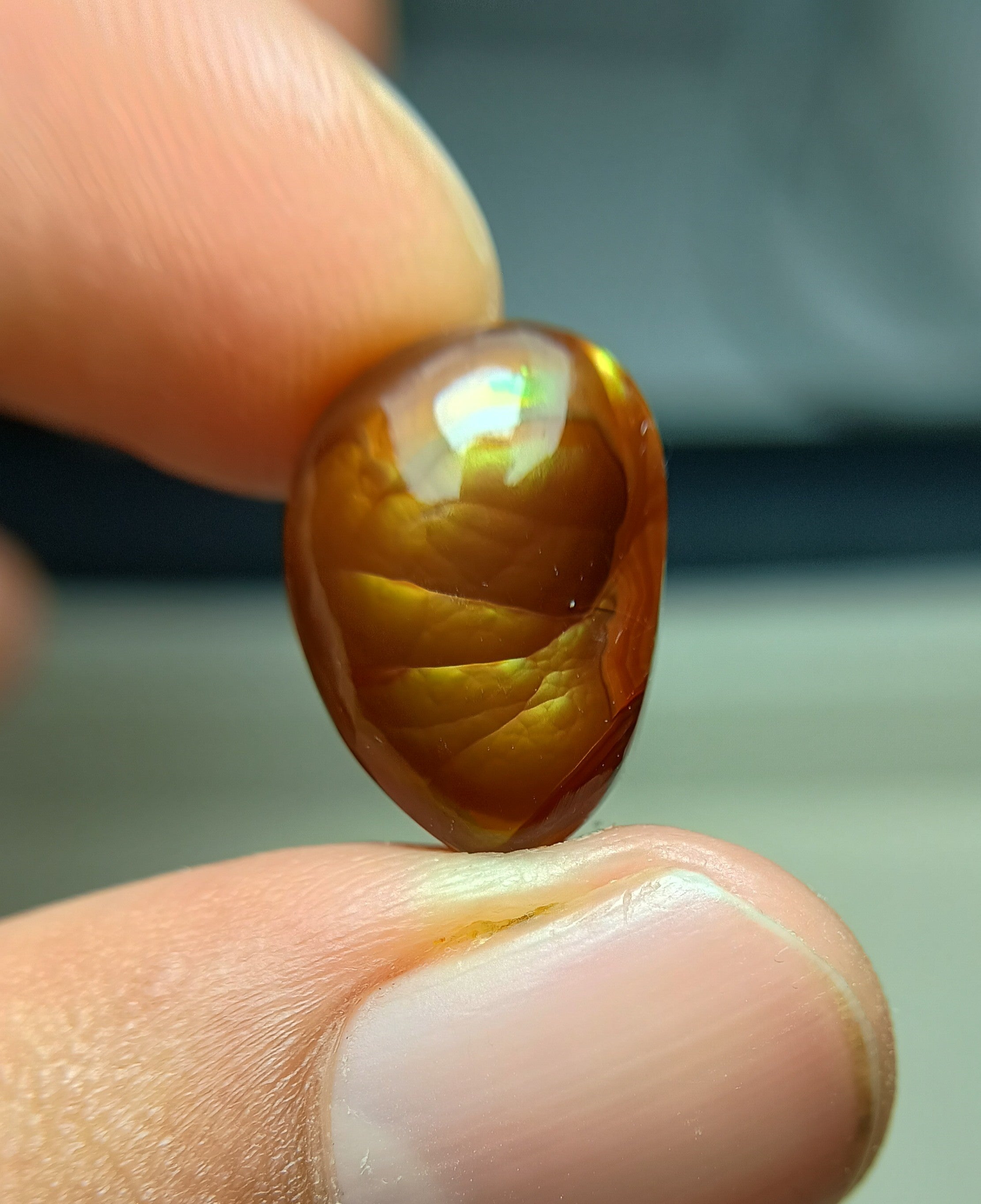 Fire Agate Rare Gemstone - Agate De Feugo