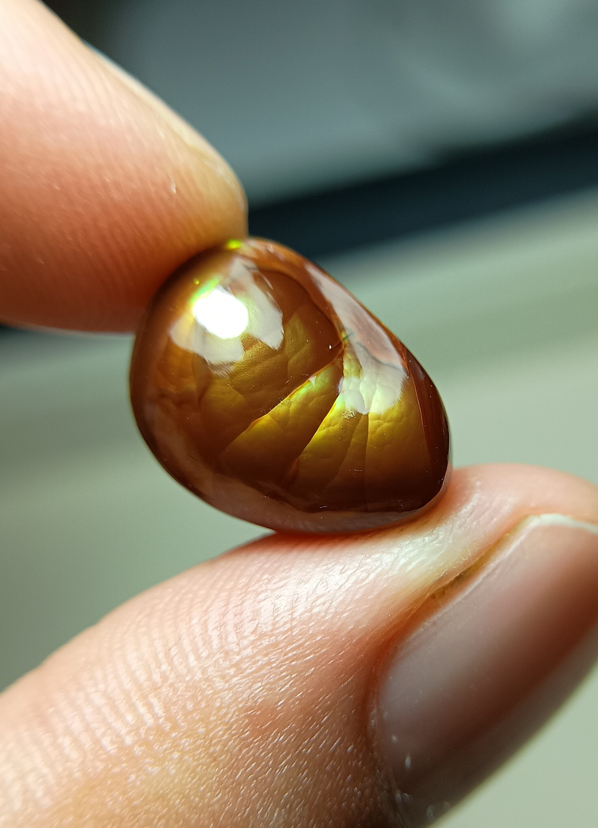 Fire Agate Rare Gemstone - Agate De Feugo