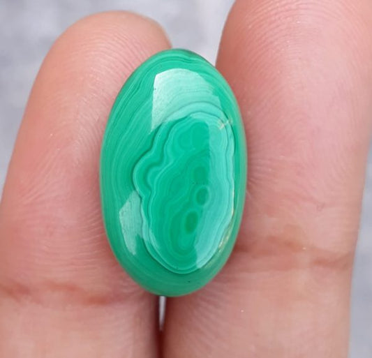 13.1 克拉孔雀石水晶 - 孔雀石凸圆形宝石 - 孔雀石转化石 - 20x13 毫米