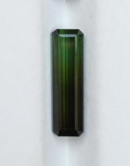 حجر كريم تورمالين أخضر طبيعي ثنائي اللون 5.8 قيراط - حجر بخت شهر أكتوبر