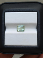 1.95 قيراط من حجر التورمالين الأخضر الفاتح الطبيعي - حجر بخت شهر أكتوبر - 8x6x4 ملم