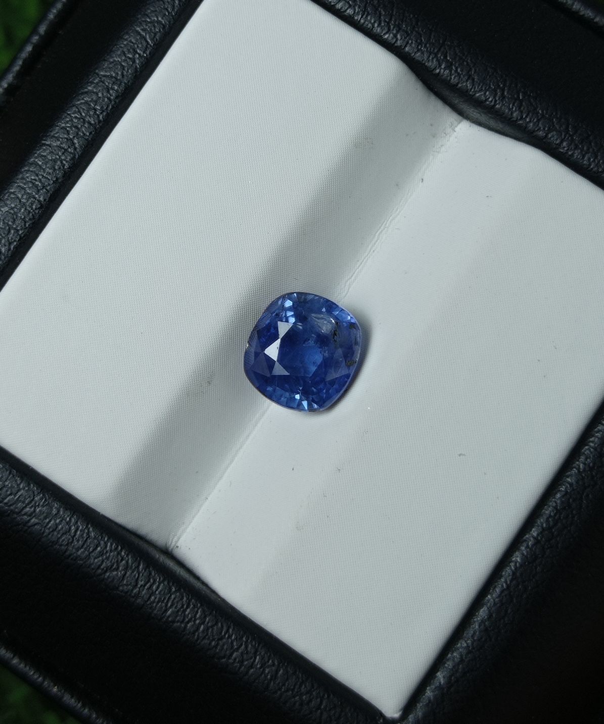 2.20 قيراط من الياقوت الأزرق السيلاني للبيع - الياقوت الأزرق السريلانكي الطبيعي - حجر بخت شهر سبتمبر - 7.4 × 7 × 5 ملم