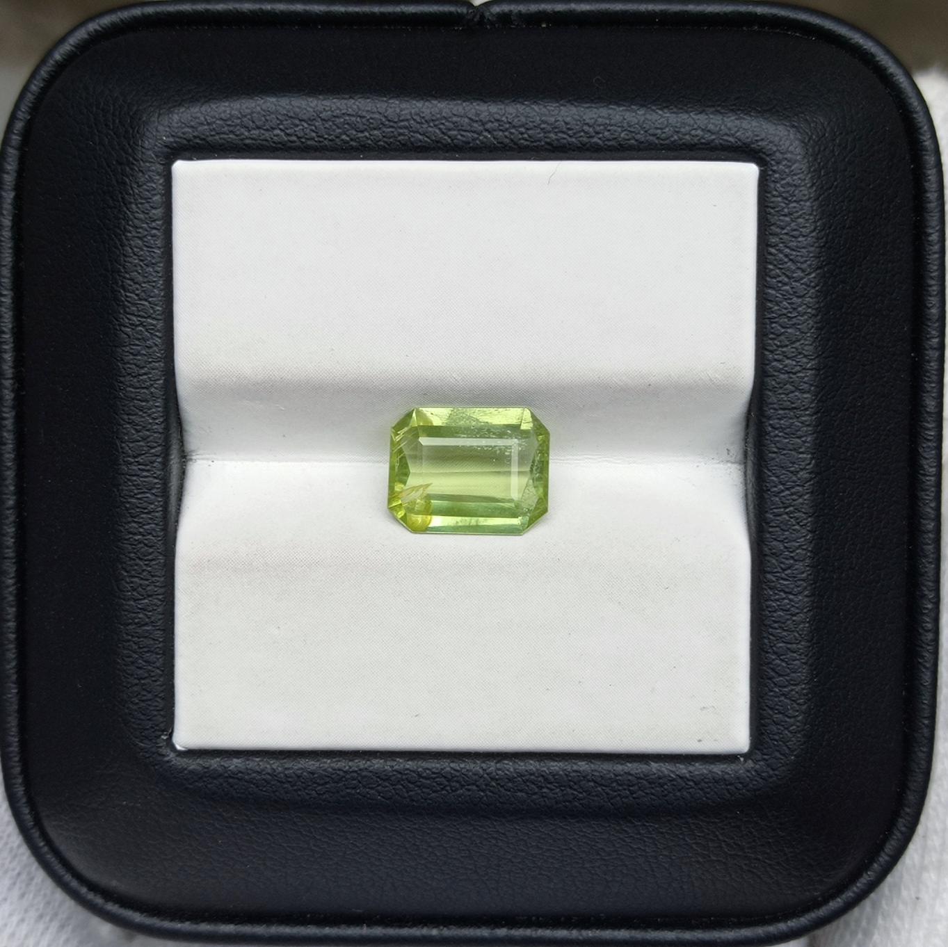 2.40ct Peridot Gemstone- Olivine - Chrysolite Gem - August Birthstone - 9.5x7.5x3.5mm