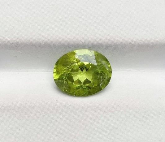 2.80 克拉橄榄石宝石 - 橄榄石 - 橄榄石宝石 - 八月诞生石 - 9.9x8x5 毫米