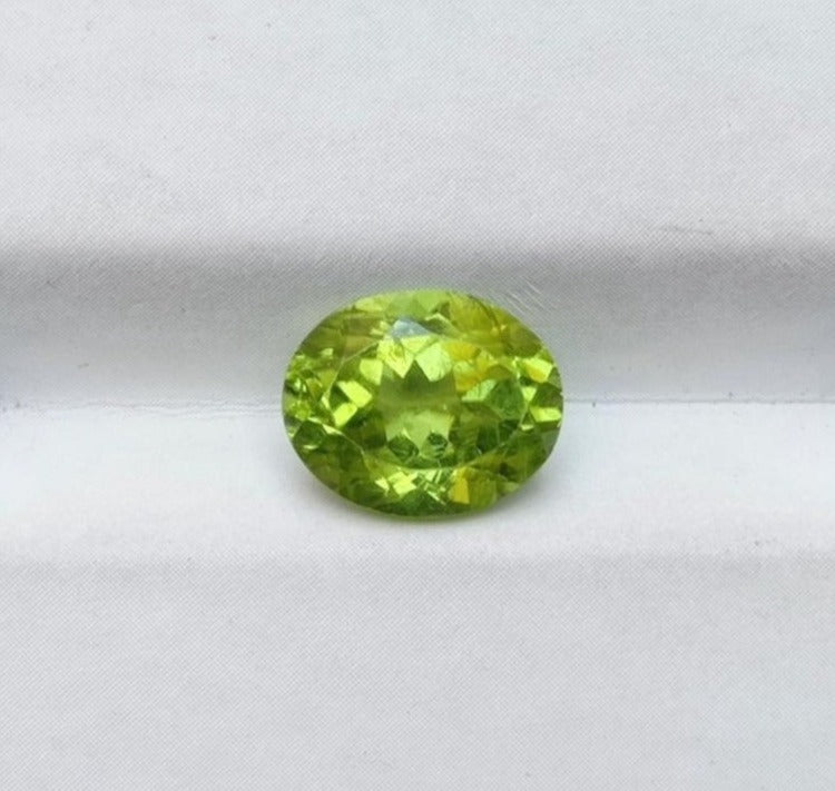 3.20ct Peridot Gemstone- Olivine - Chrysolite Gem - August Birthstone - 9.6x8x5.5mm
