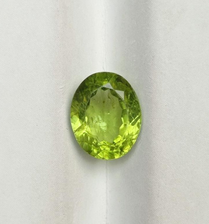 3.25ct-Peridot Gemstone- Olivine - Chrysolite Gem - August Birthstone -  10x8x5mm